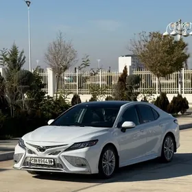 Toyota Camry 2019