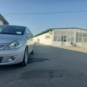 Nissan Versa 2010