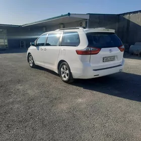 Toyota Sienna 2015