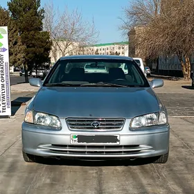 Toyota Camry 2000