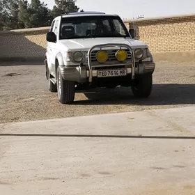 Mitsubishi Pajero 1992