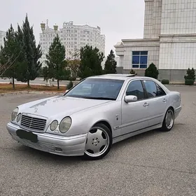 Mercedes-Benz E320 2000