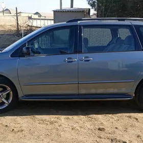 Toyota Sienna 2004