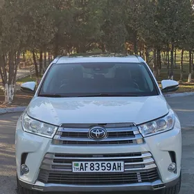 Toyota Highlander 2019