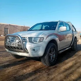 Mitsubishi L200 2011