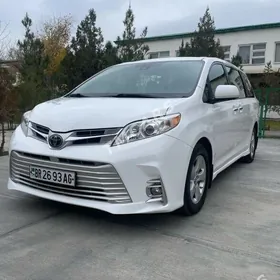 Toyota Sienna 2018