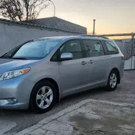 Toyota Sienna 2015