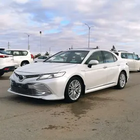 Toyota Camry 2021