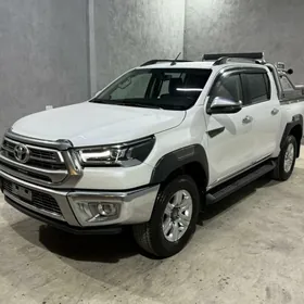 Toyota Hilux 2022