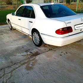 Mercedes-Benz E320 1997