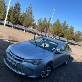 Toyota Camry Hybrid 2017