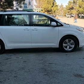 Toyota Sienna 2010