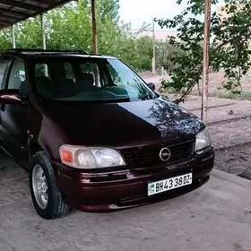 Opel Sintra 1999