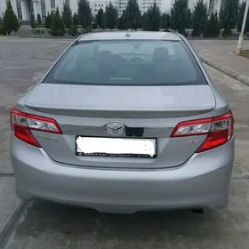 Toyota Camry 2014