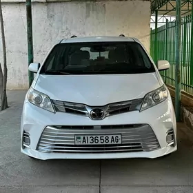 Toyota Sienna 2018