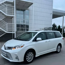 Toyota Sienna 2019