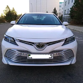 Toyota Camry 2019