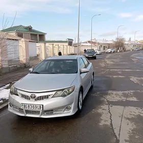 Toyota Camry 2012