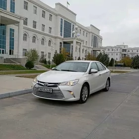 Toyota Camry 2017