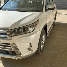 Toyota Highlander 2018