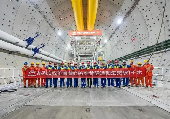 Hytaý 110 günüň içinde dünýäde iň uly suwasty tunel gurdy