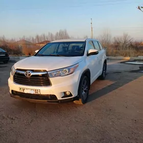 Toyota Highlander 2016