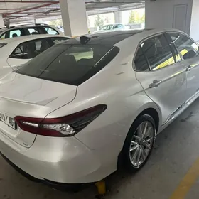 Toyota Camry 2022