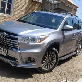 Toyota Highlander 2016