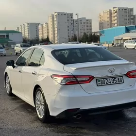 Toyota Camry 2018