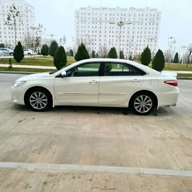 Toyota Camry 2017