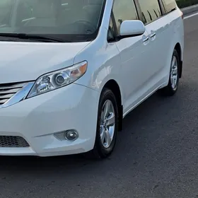 Toyota Sienna 2015