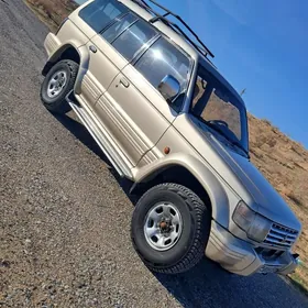 Mitsubishi Pajero 1993