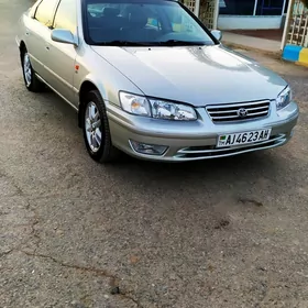 Toyota Camry 2001