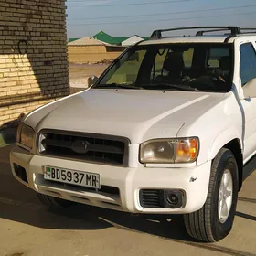 Nissan Pathfinder 1999