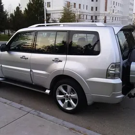 Mitsubishi Pajero 2008