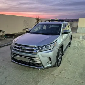 Toyota Highlander 2019