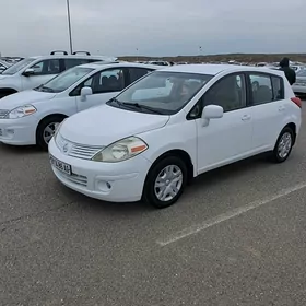 Nissan Versa 2012