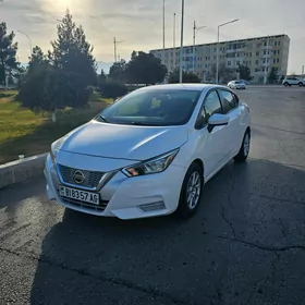 Nissan Versa 2020