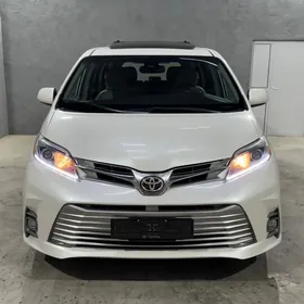 Toyota Sienna 2019