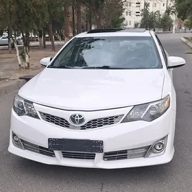 Toyota Camry 2014