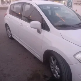 Nissan Versa 2011