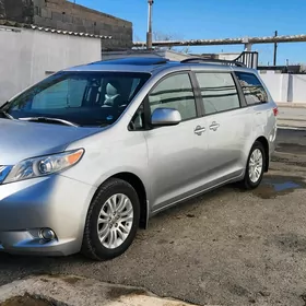 Toyota Sienna 2015