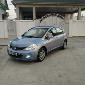 Nissan Versa 2011