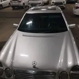 Mercedes-Benz E420 1996