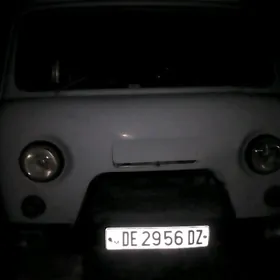 UAZ 452 1985