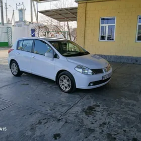 Nissan Versa 2010