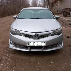 Toyota Camry 2012