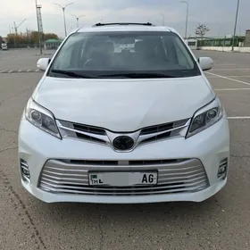 Toyota Sienna 2018