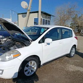 Nissan Versa 2012