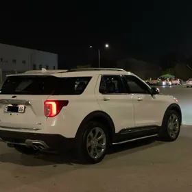 Ford Explorer 2022